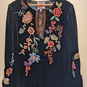 Johnny Was "Ardell" Silk Blend Velvet Top -- Size LARGE -- Like New